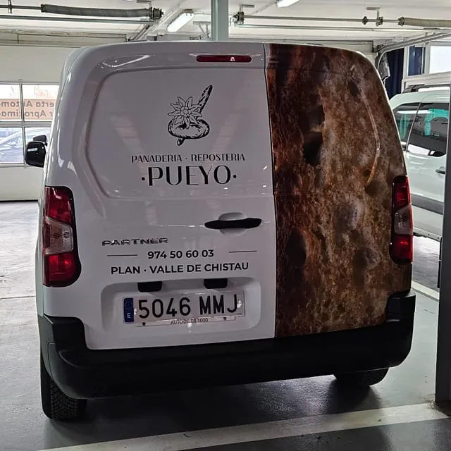 Coche rotulado